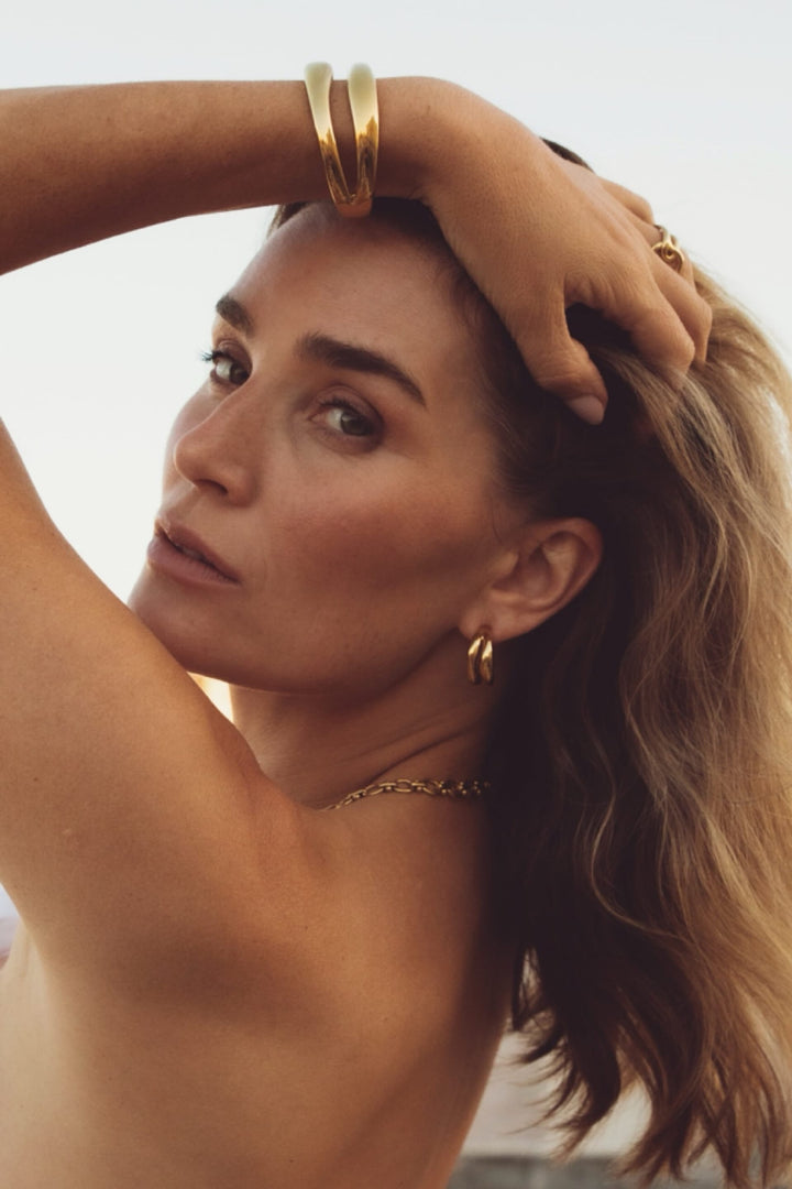 The Big Curved Hoops Gold