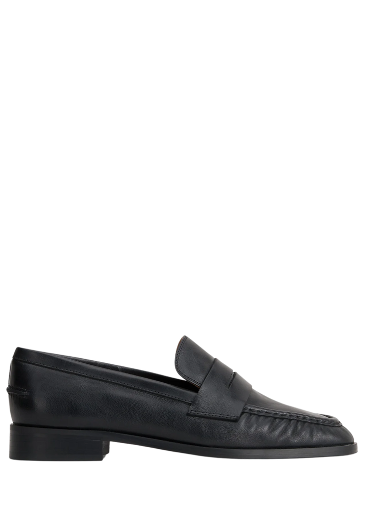 Airola Black Nappa