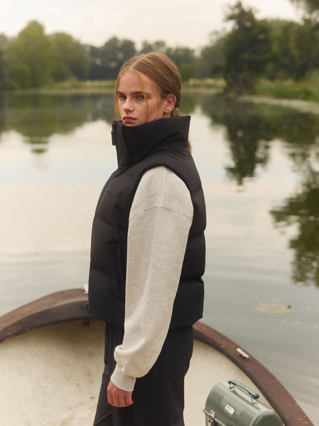 Aurora Puﬀer Vest Mineral Black