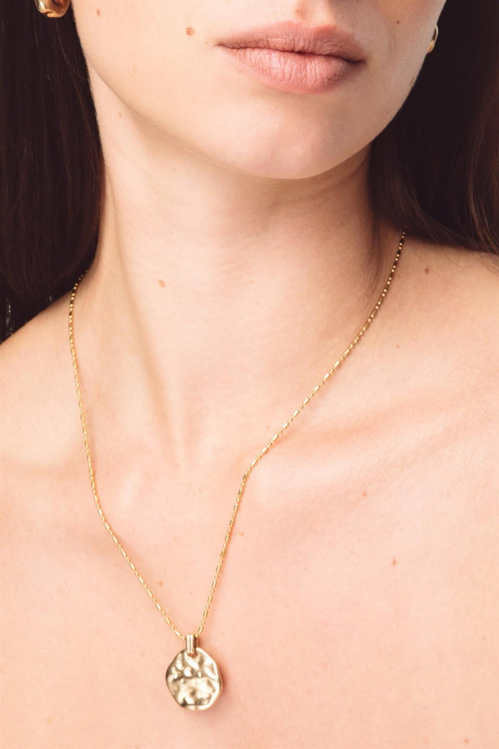 The Circle Medallion Gold