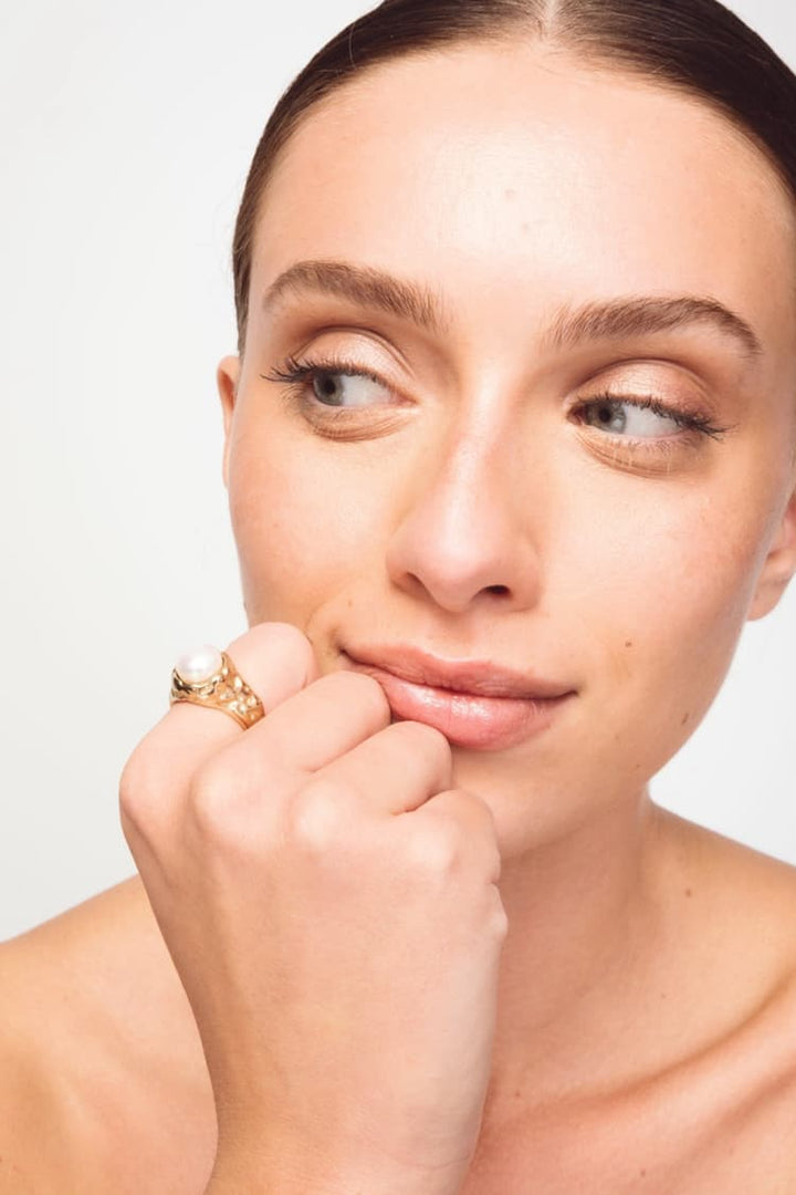 The Chunky Pearl Ring Gold