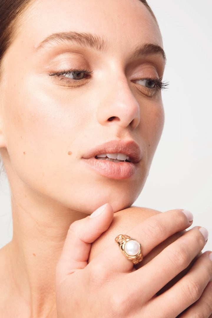The Chunky Pearl Ring Gold