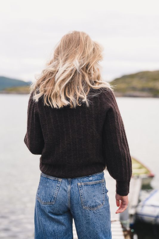 Mira Amalie Pullover Black Coffee