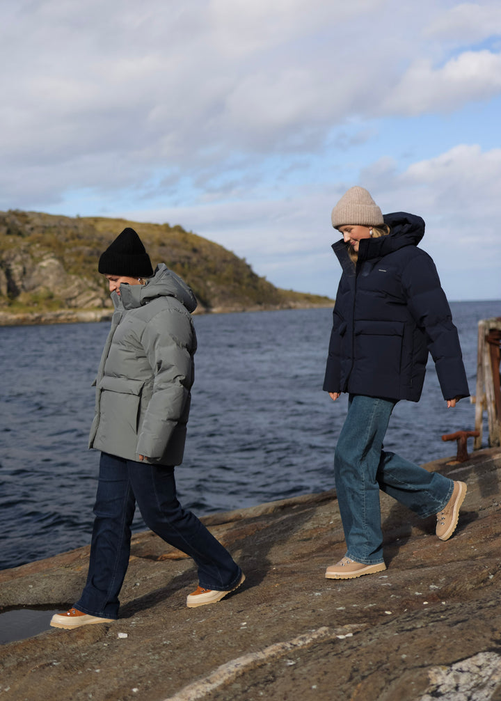 Besseggen Down Jacket Dk. Navy