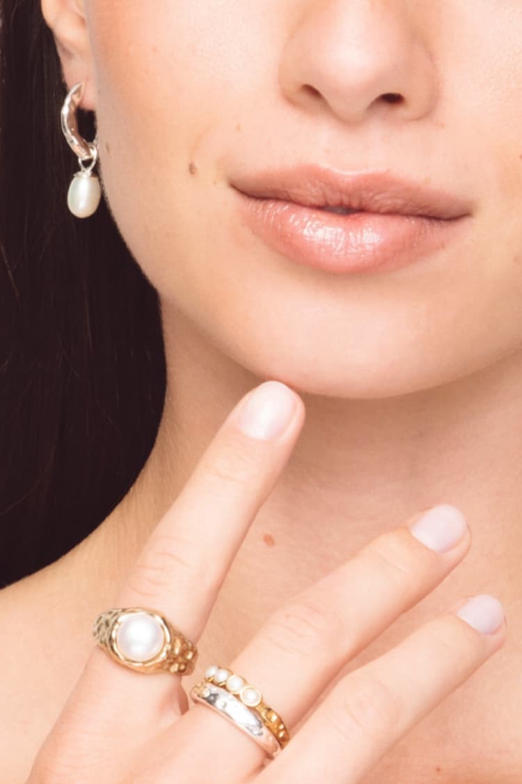 The Pearl Row Ring Gold