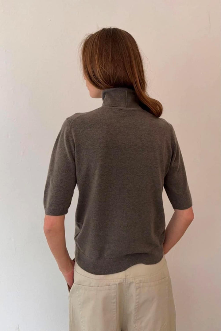 Aksa T-Neck Knit Mole