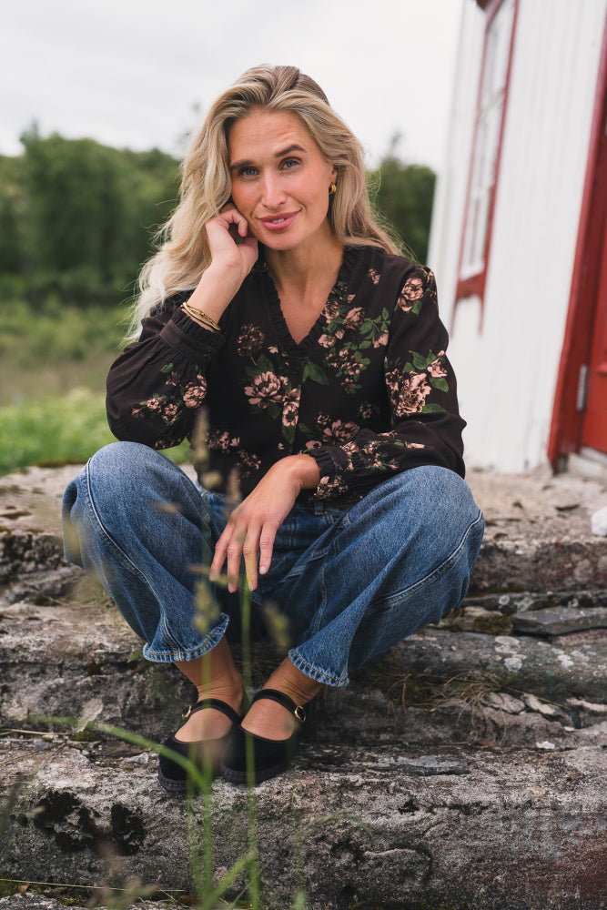 Irene V Shirt Misty Rose Flower