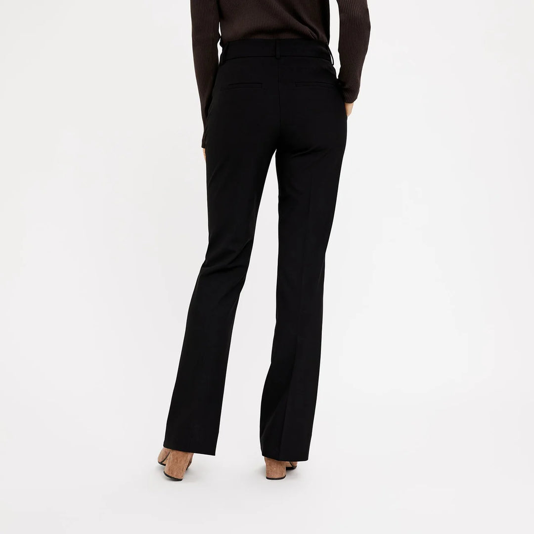 Clara FV Regular 285 Black