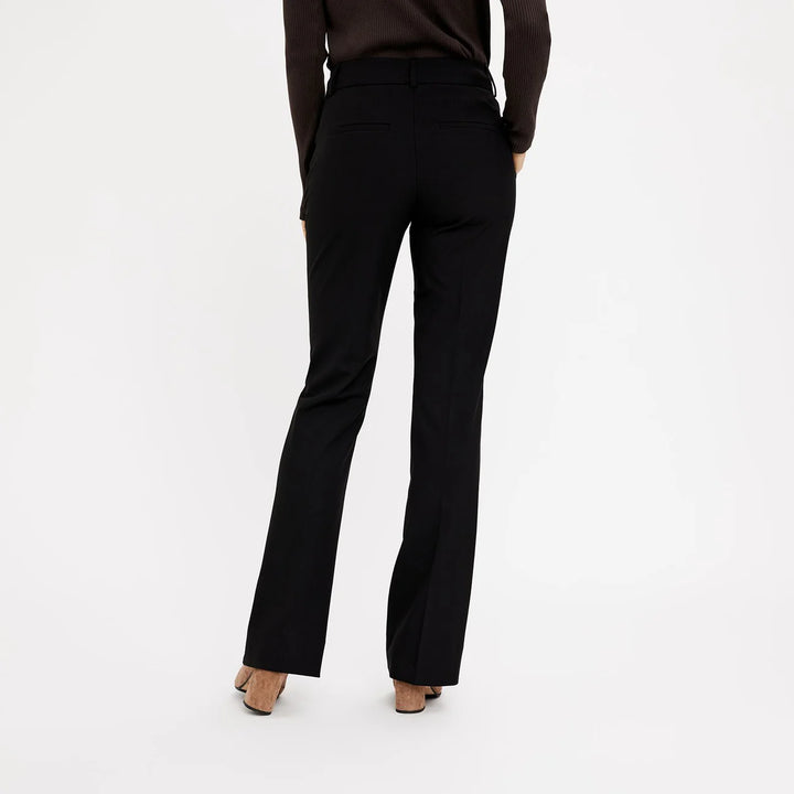 Clara FV Regular 285 Black