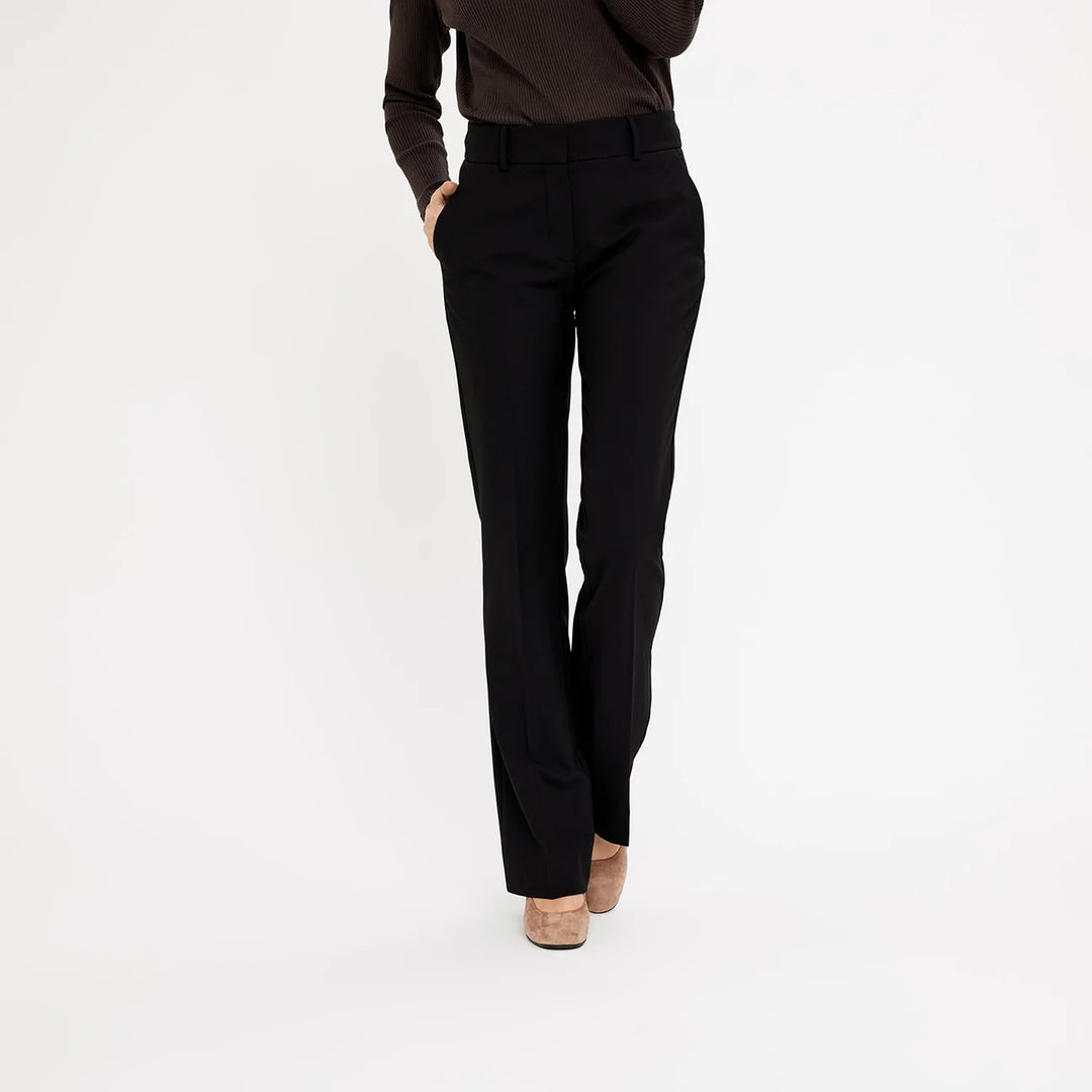 Clara FV Regular 285 Black