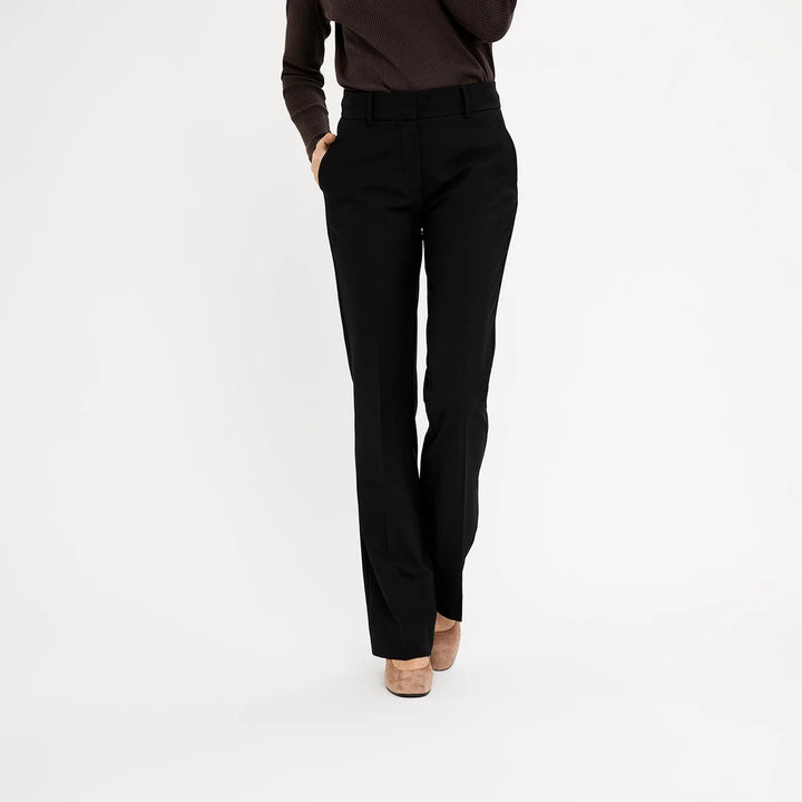 Clara FV Regular 285 Black