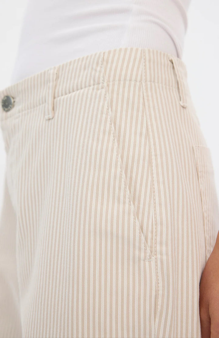 Erika FV 825 Oat Milk Stripe Regular