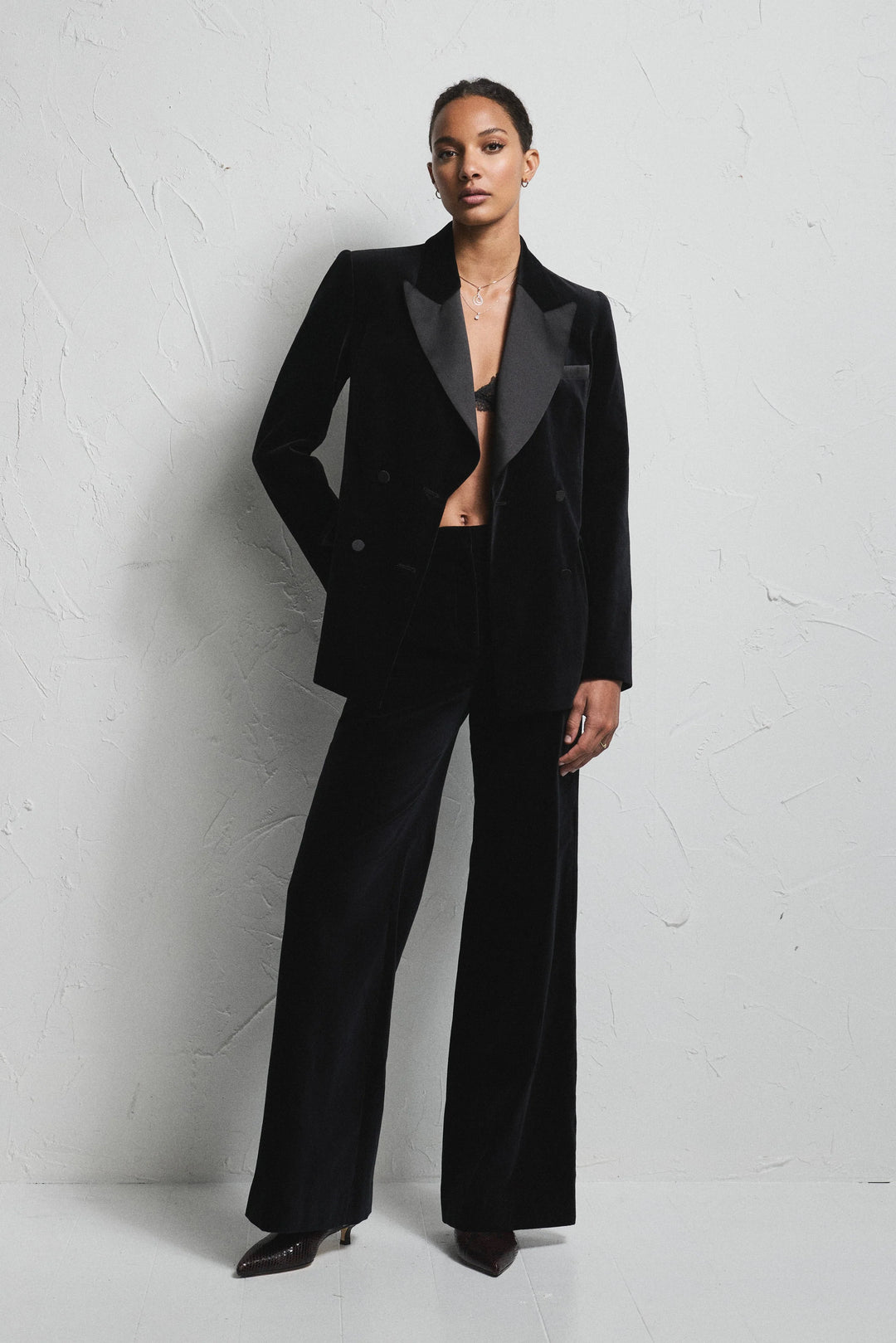 Francis Velvet Black