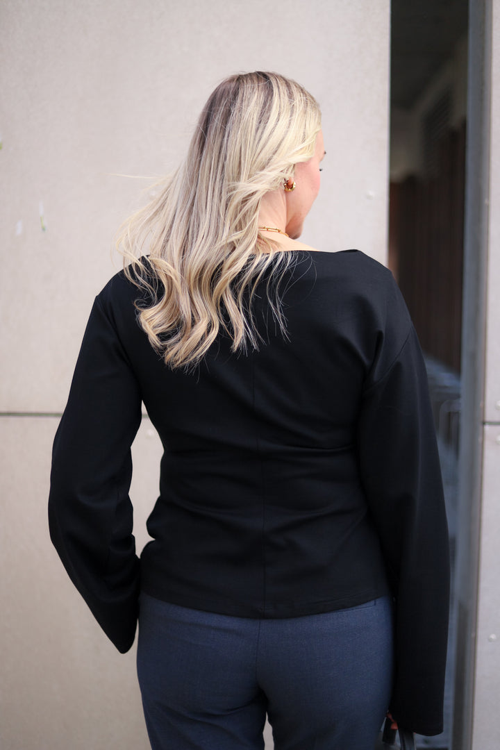 Merak Top Black