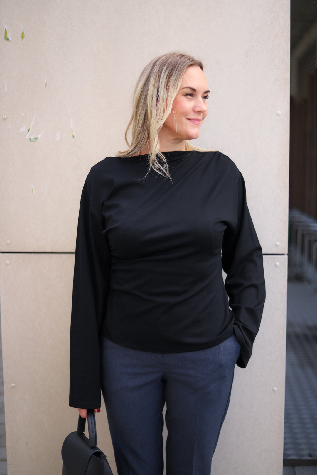 Merak Top Black