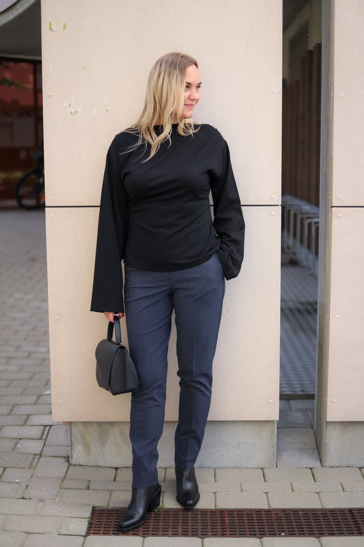 Merak Top Black