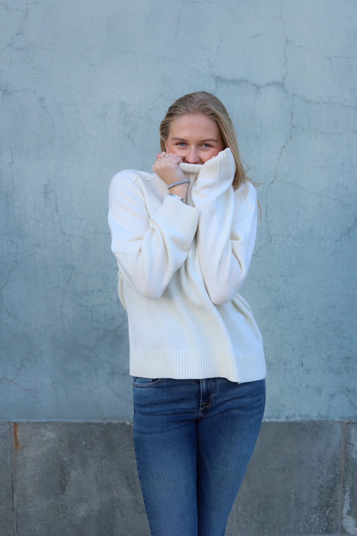 Rico Cashmere Turtleneck Eggshell