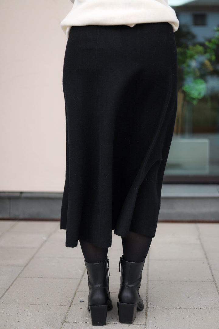 Valeria Merino Skirt Black