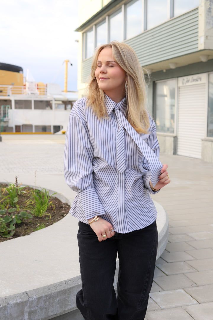 Gemma Tie Stripe Shirt Beige