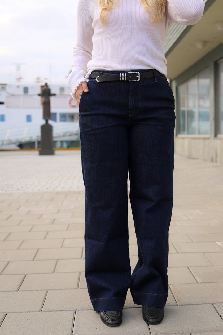 Erica FV 420 Dark Rinse Denim Regular