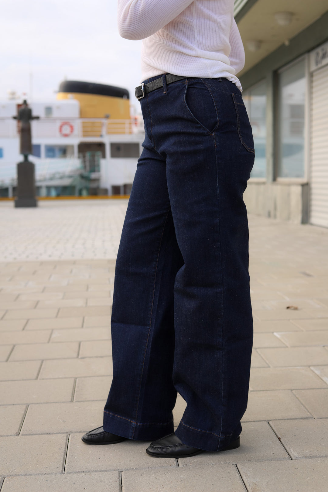 Erica FV 420 Dark Rinse Denim Regular