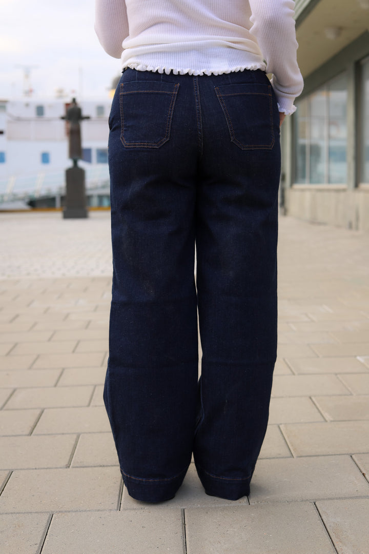 Erica FV 420 Dark Rinse Denim Regular