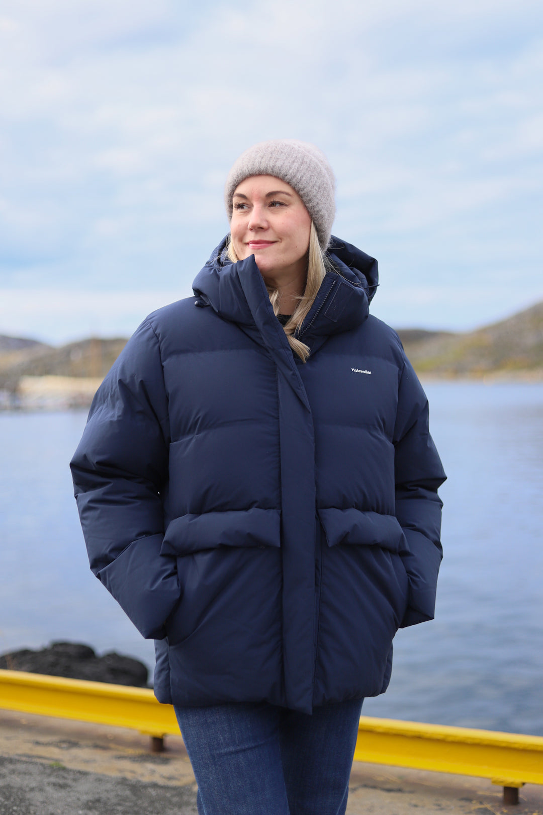 Besseggen Down Jacket Dk. Navy