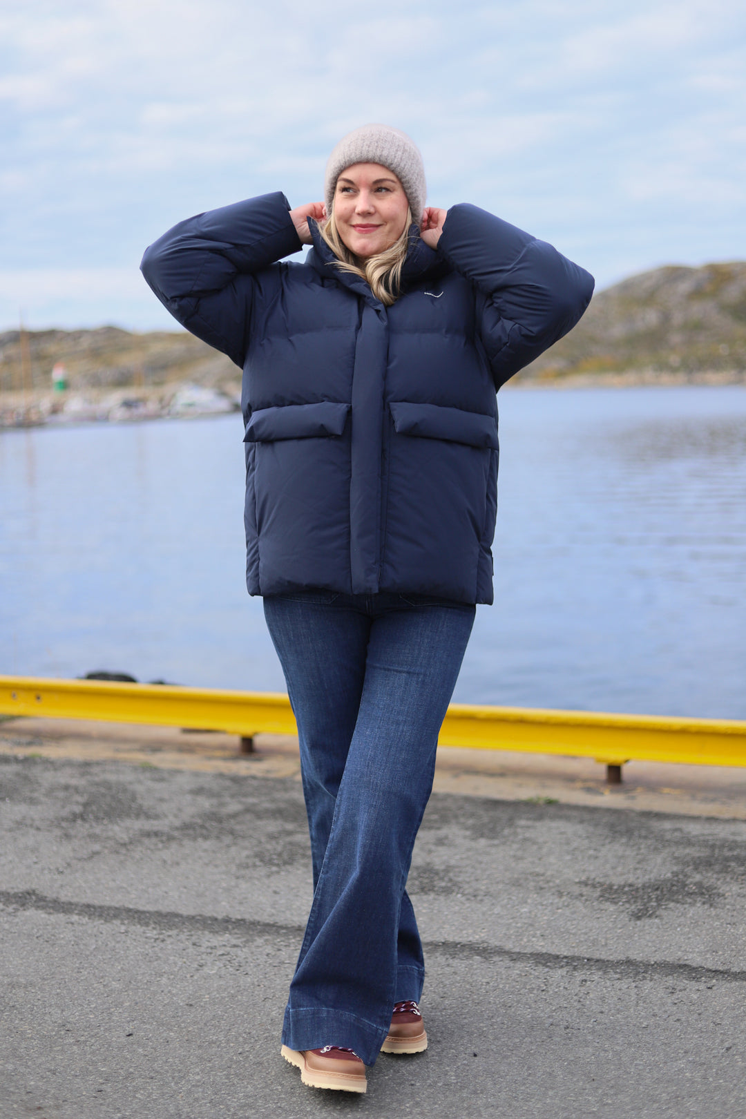 Besseggen Down Jacket Dk. Navy