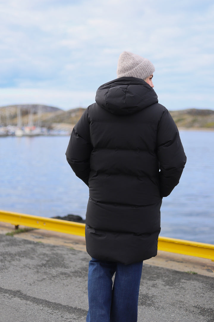 Loen Down Coat Black