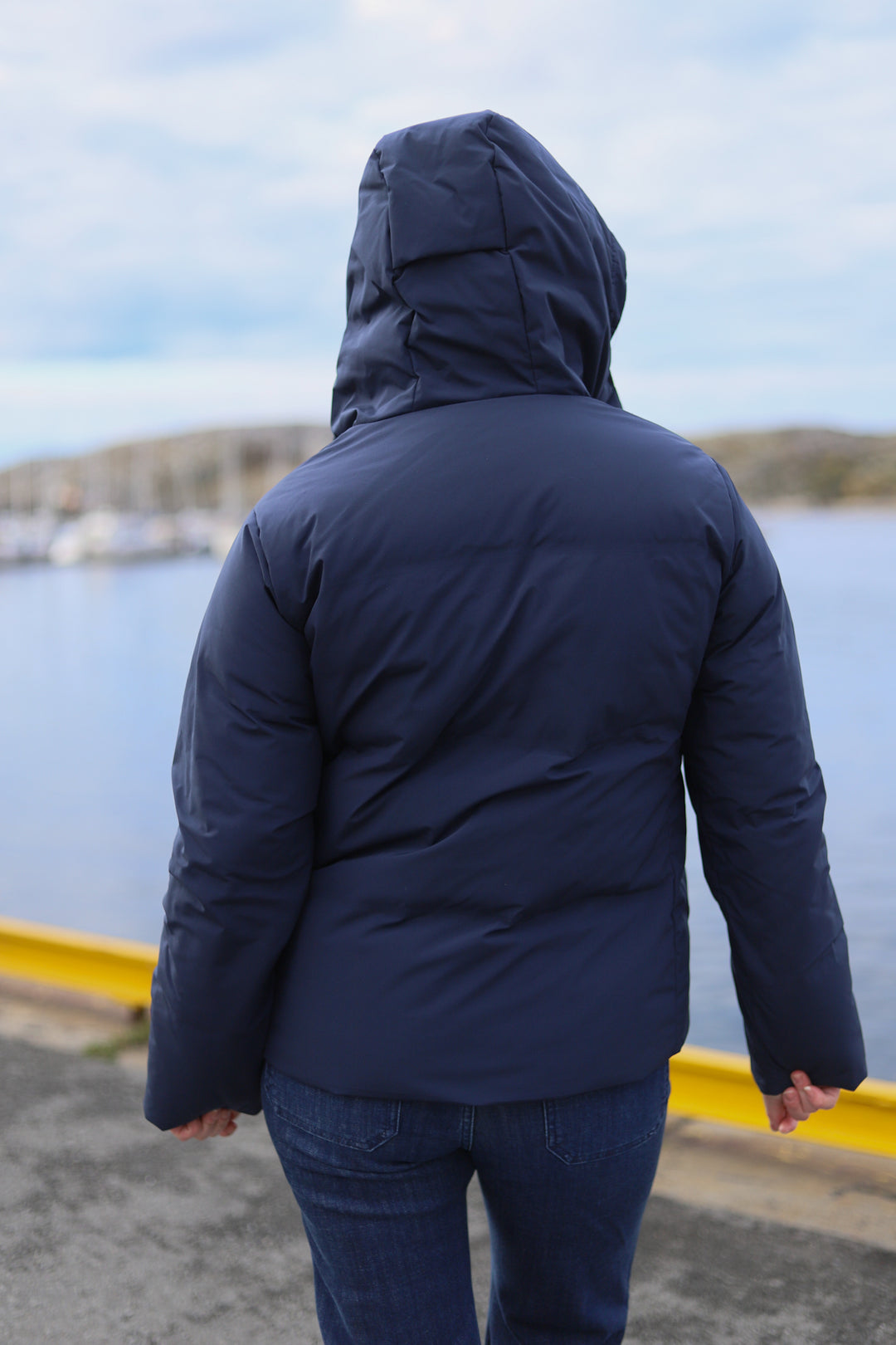 Besseggen Light Short Jacket Dk Navy