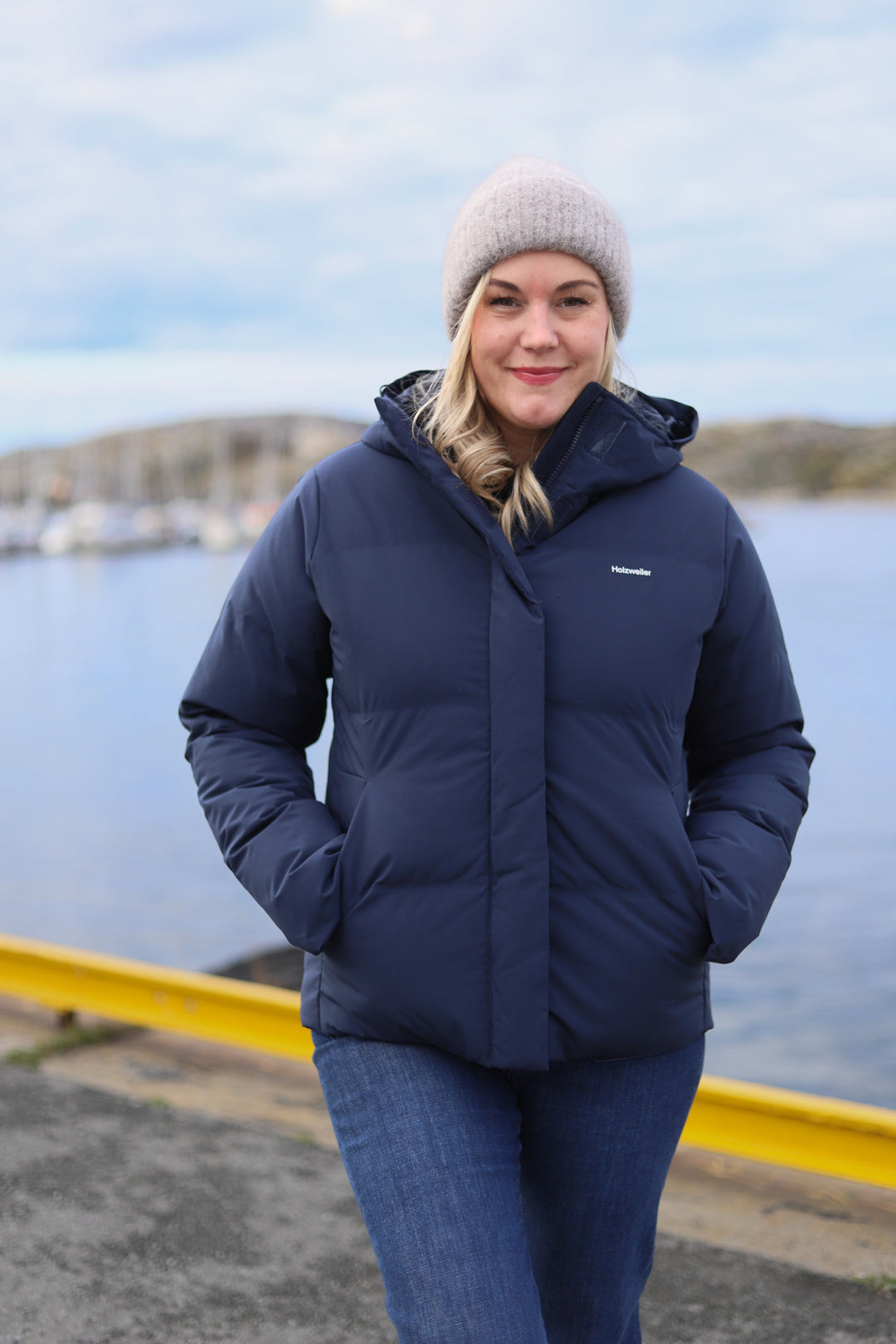 Besseggen Light Short Jacket Dk Navy