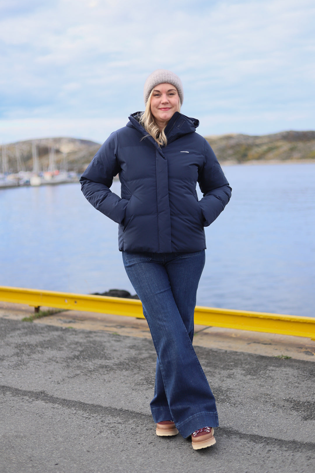 Besseggen Light Short Jacket Dk Navy