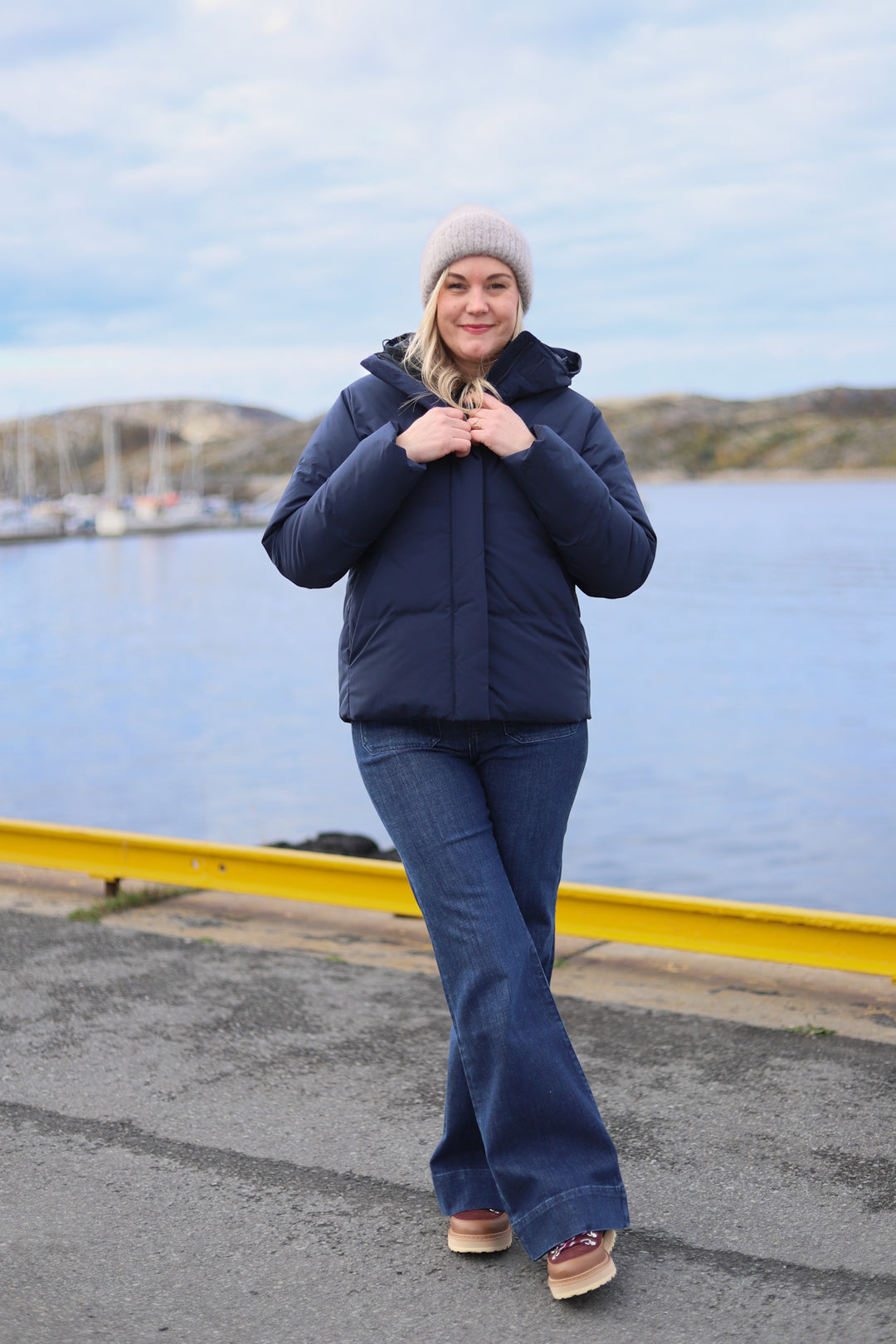 Besseggen Light Short Jacket Dk Navy