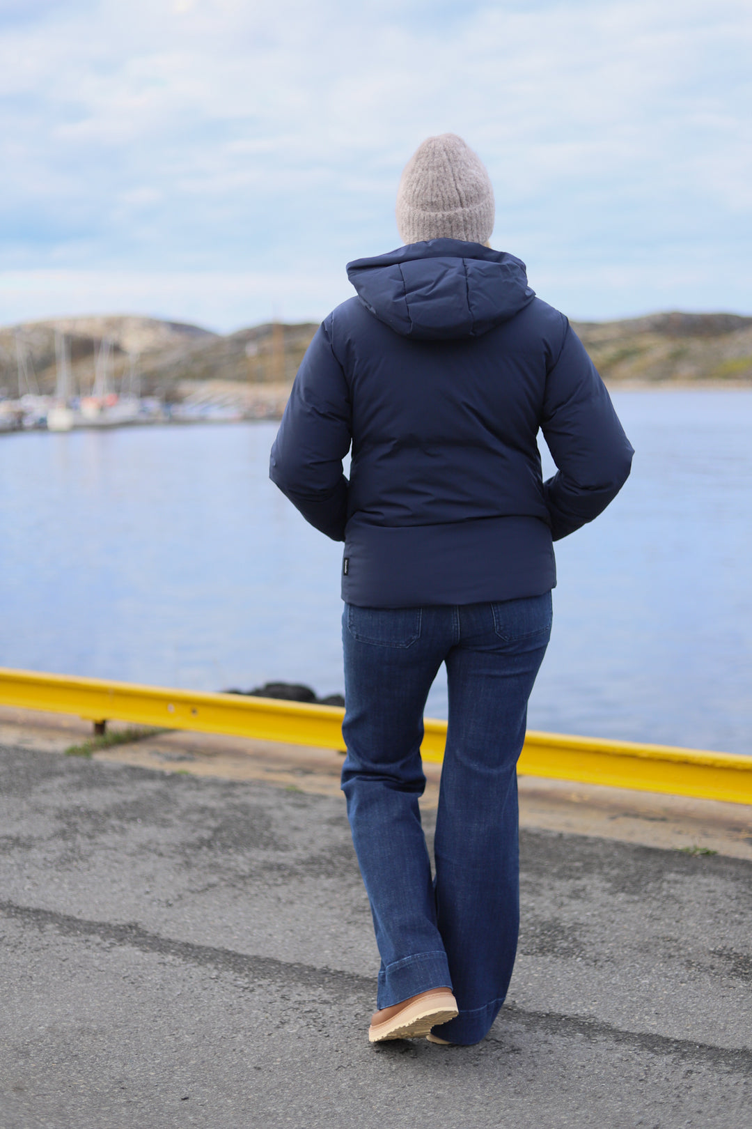 Besseggen Light Short Jacket Dk Navy
