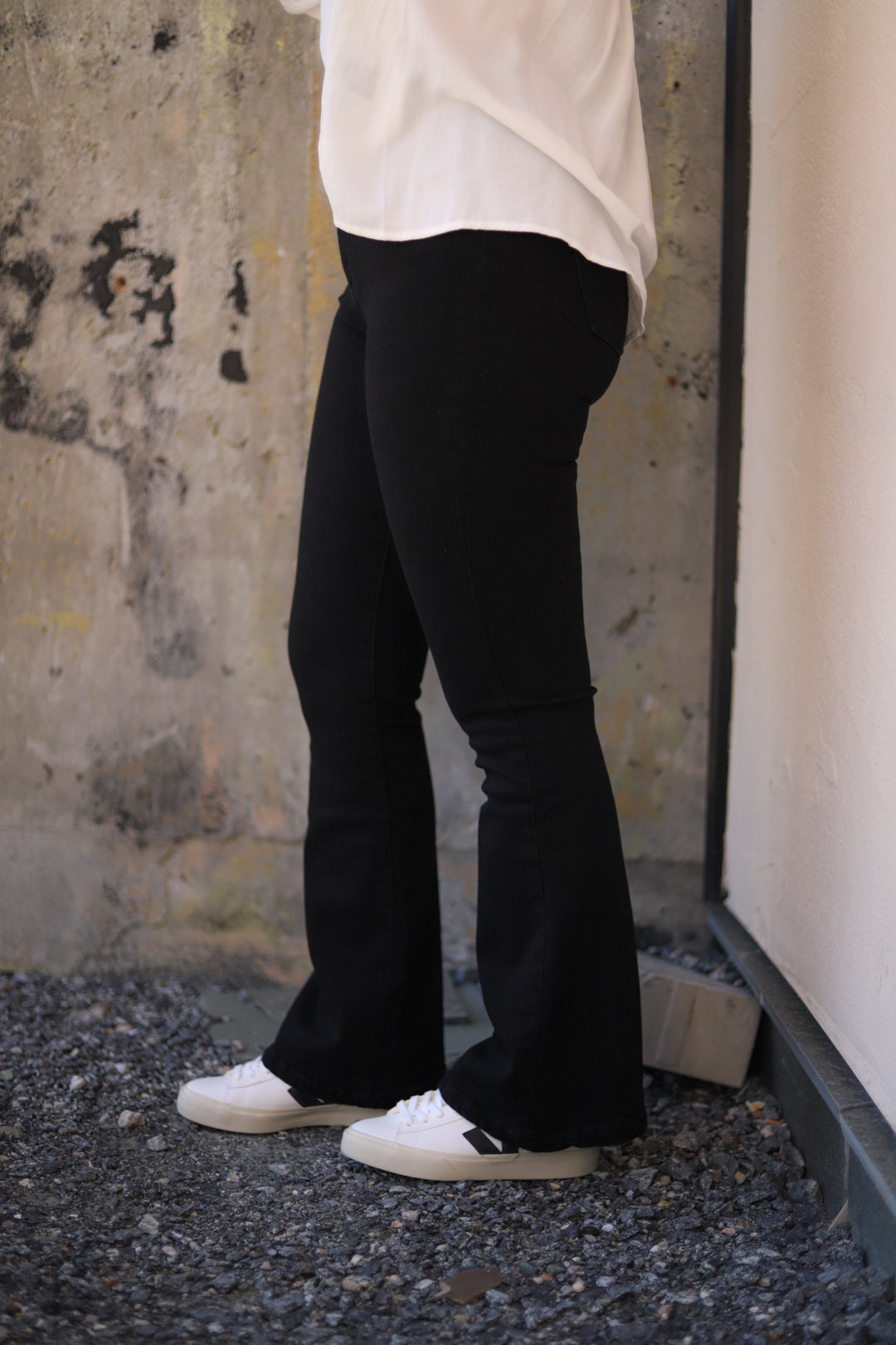 Raval 16 The Black Caspar Stone Black