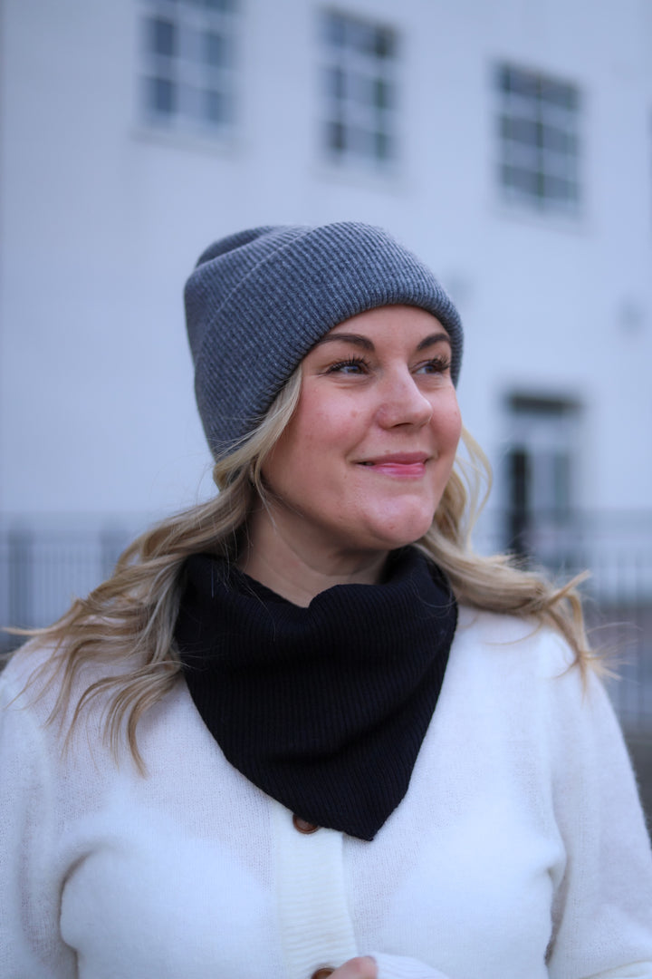 Lowee Icon Beanie Dark Grey Mel
