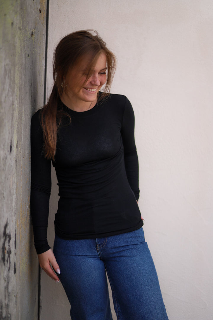Angela LS T-shirt Black