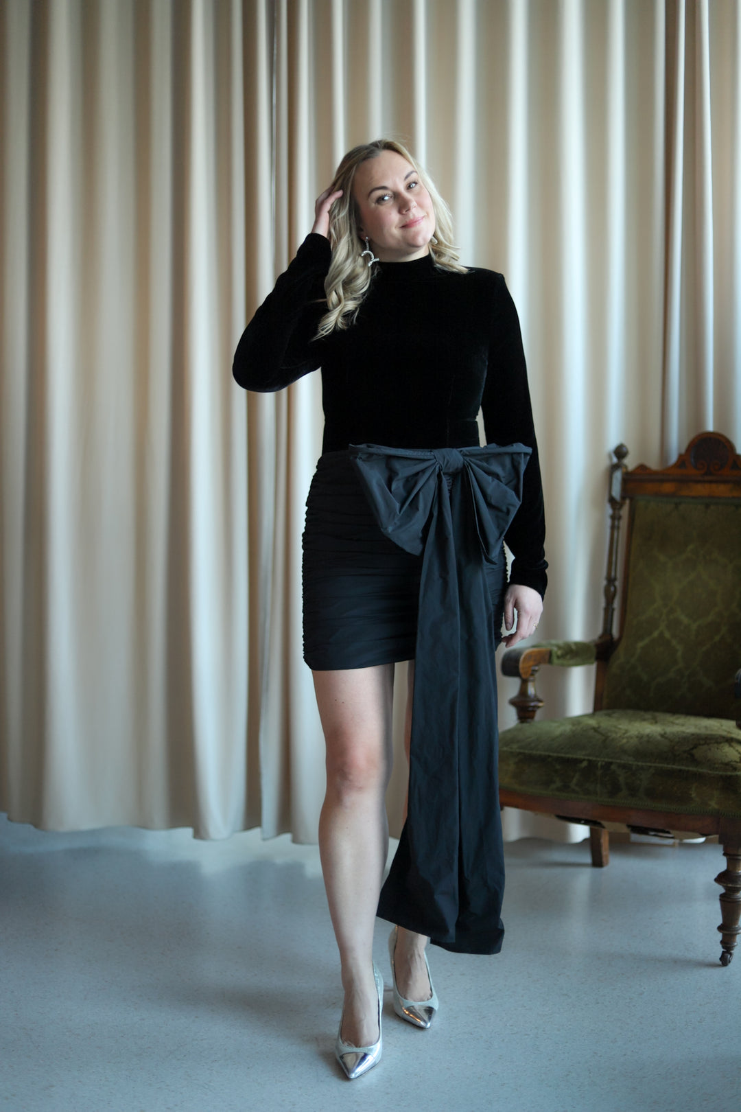 Velvet Bow Mini Dress Black