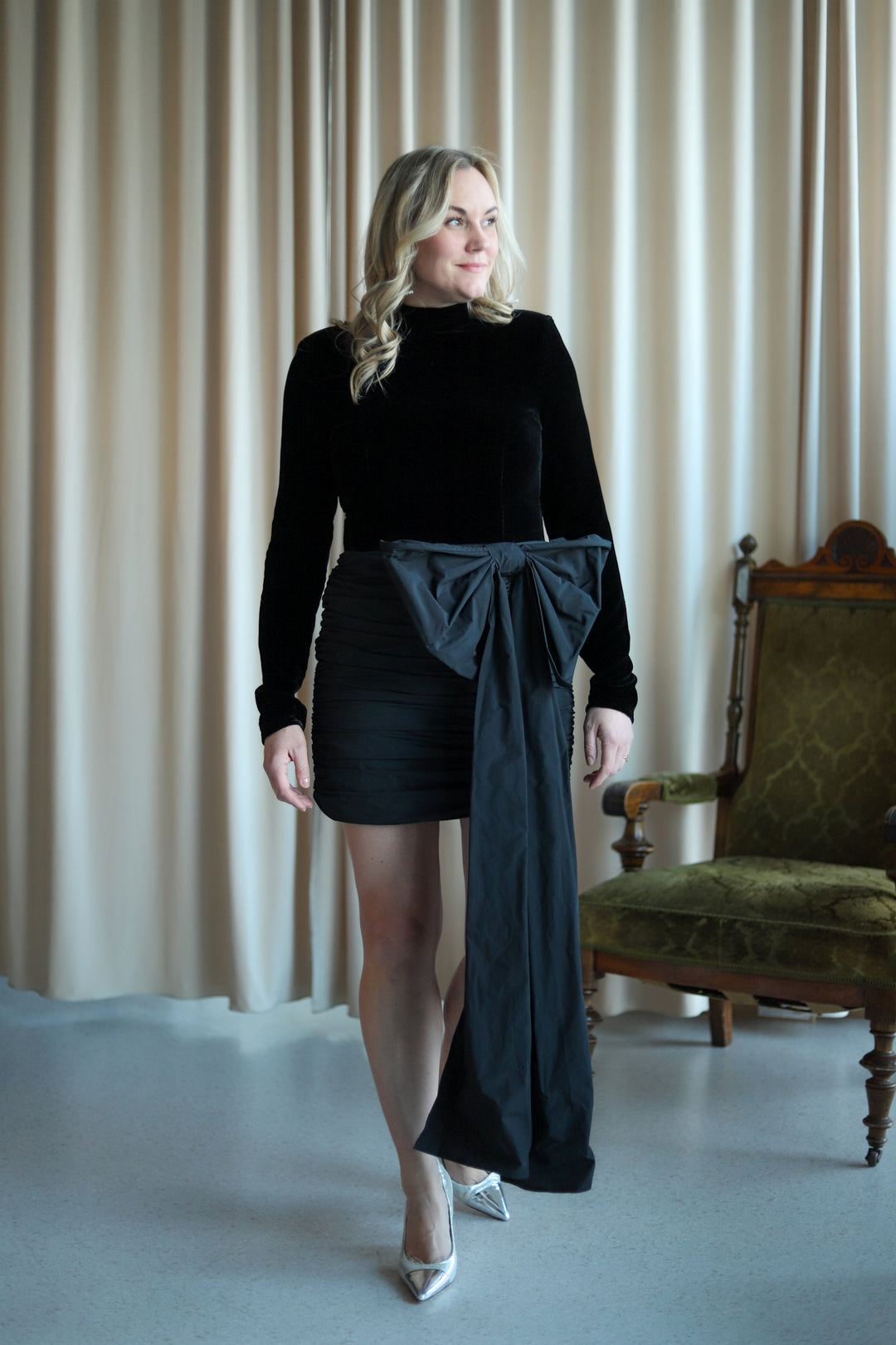 Velvet Bow Mini Dress Black