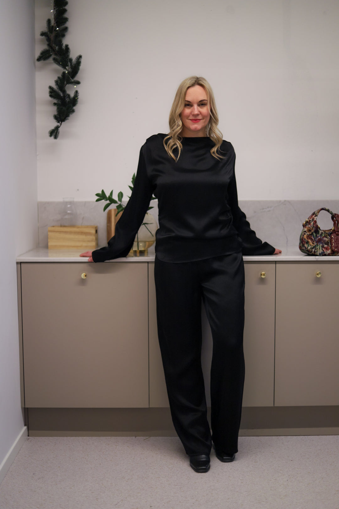 Paris Blouse Black