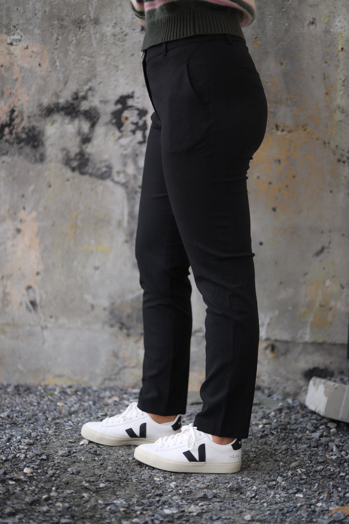 Kylie FV Crop 396 Black