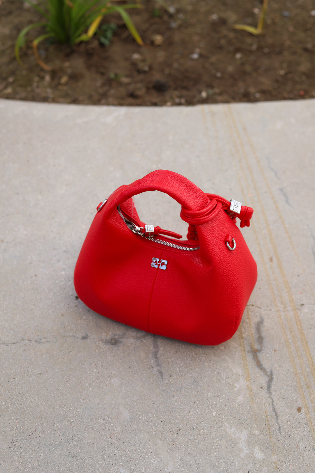 Hobo Mini Grained Goji Berry