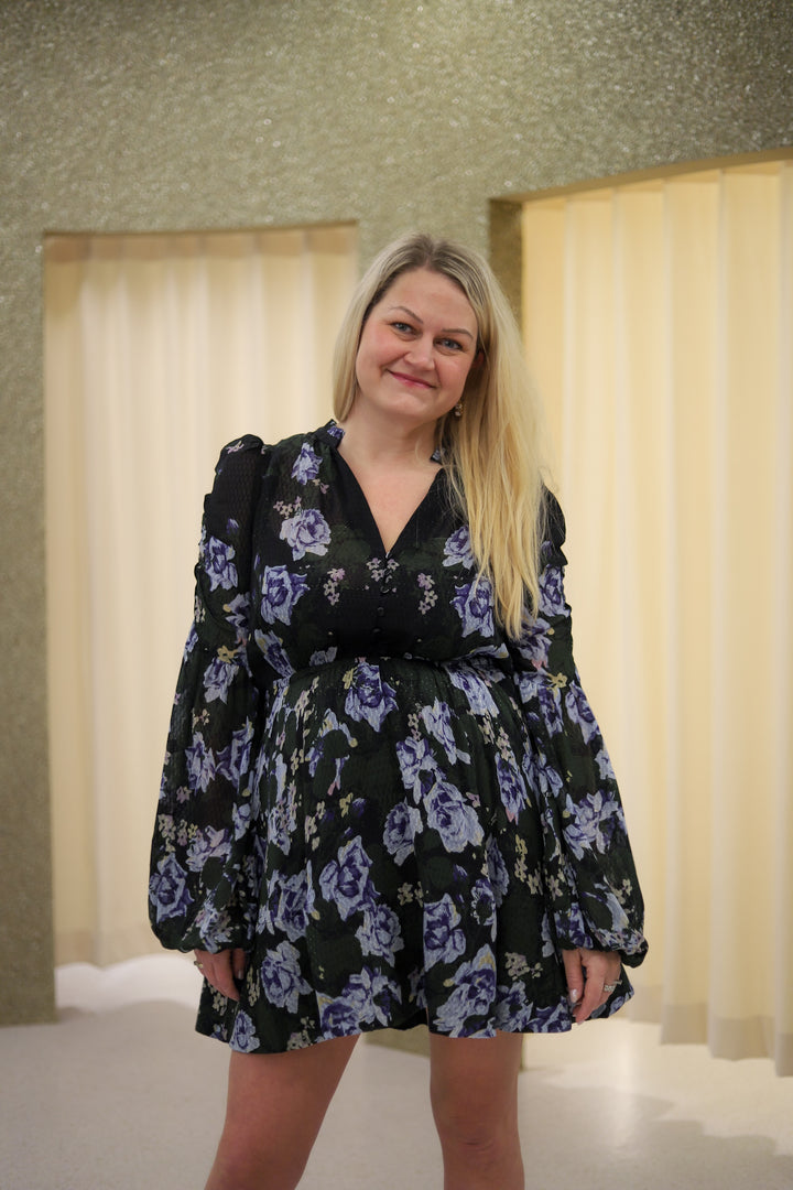 Georgette V-Neck Dress Amadora