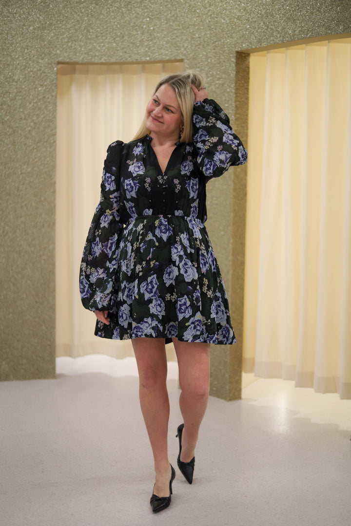 Georgette V-Neck Dress Amadora