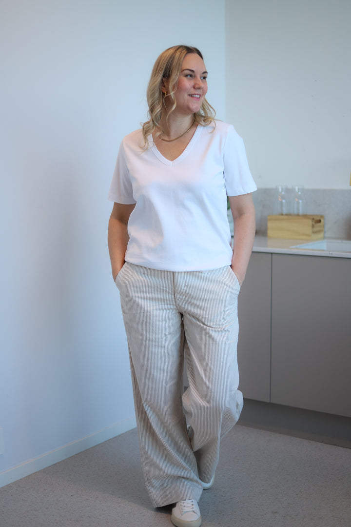 Erika FV 825 Oat Milk Stripe Regular