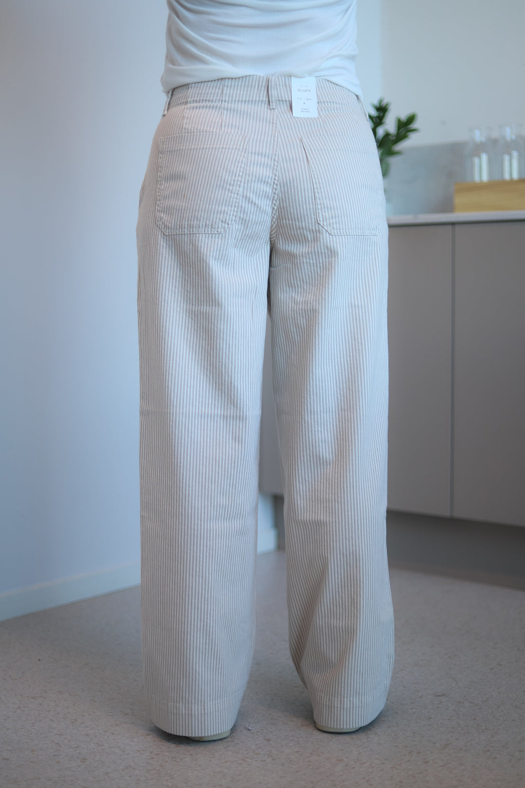Erika FV 825 Oat Milk Stripe Regular