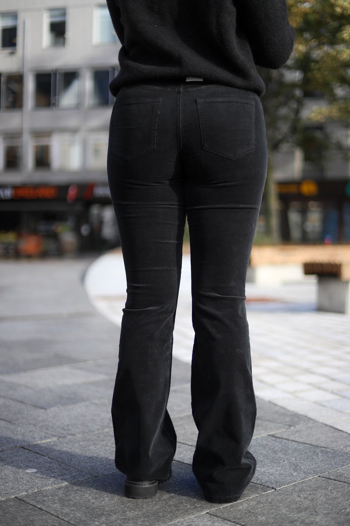 Naomi FV 618 Black Fine Corduroy