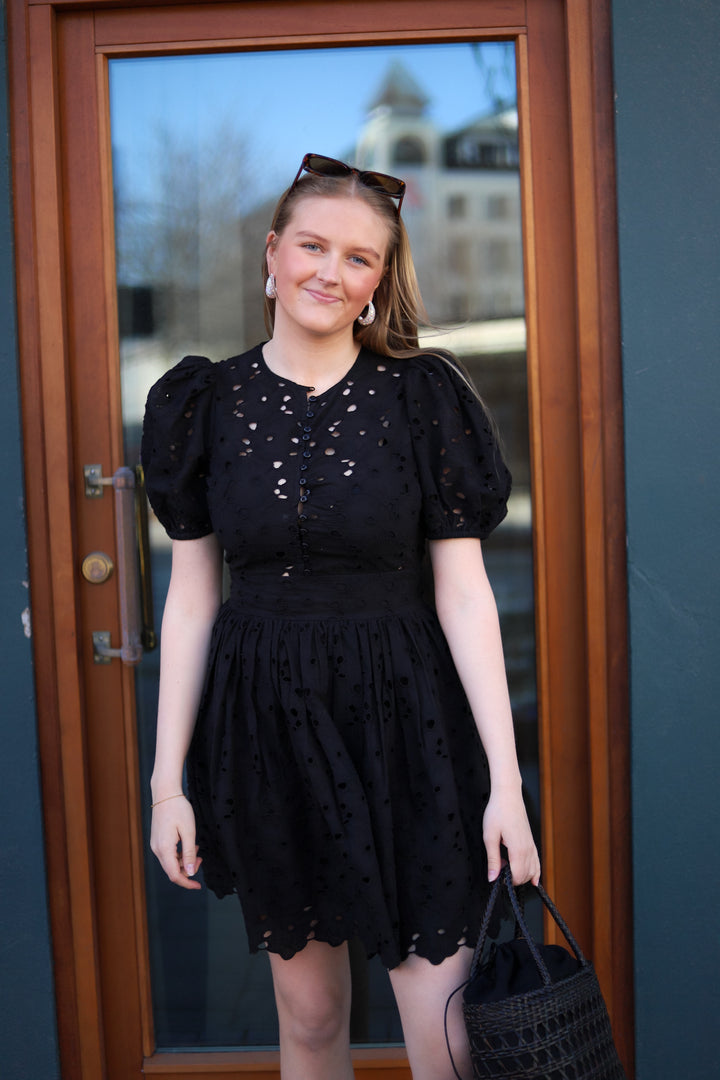 Broderie Anglaise Puffed Dress Black