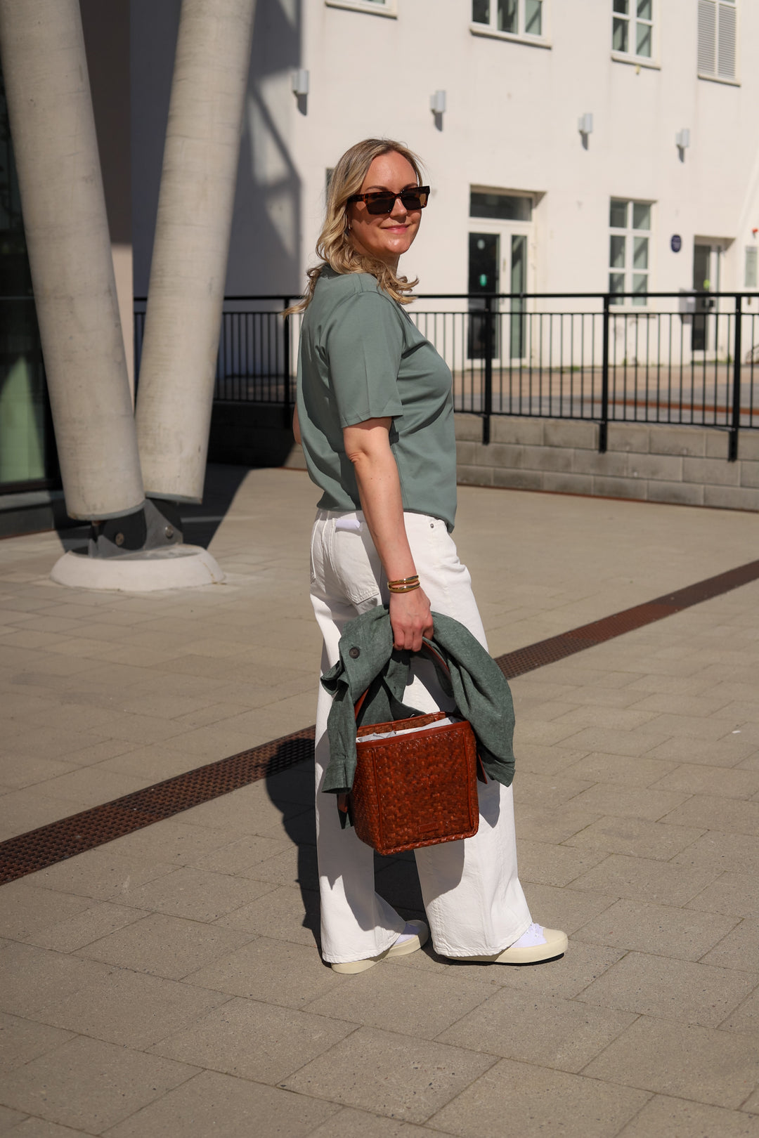 Melea Icon Tee Laurel W/Cilant