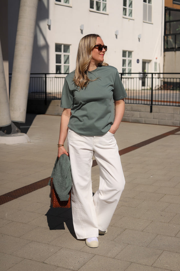 Melea Icon Tee Laurel W/Cilant